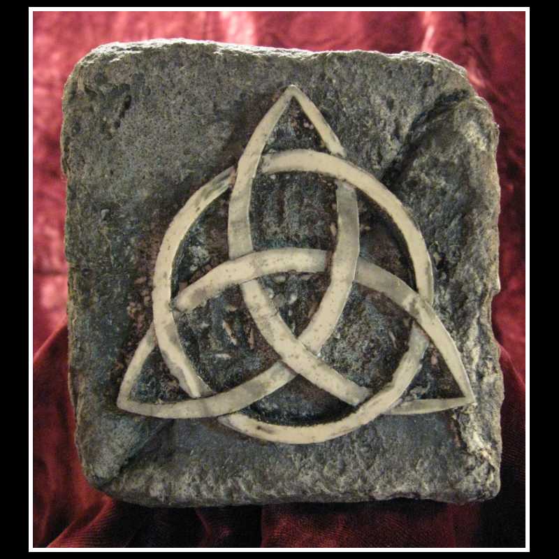 B26AM - Triquetra B26AM - Triquetra